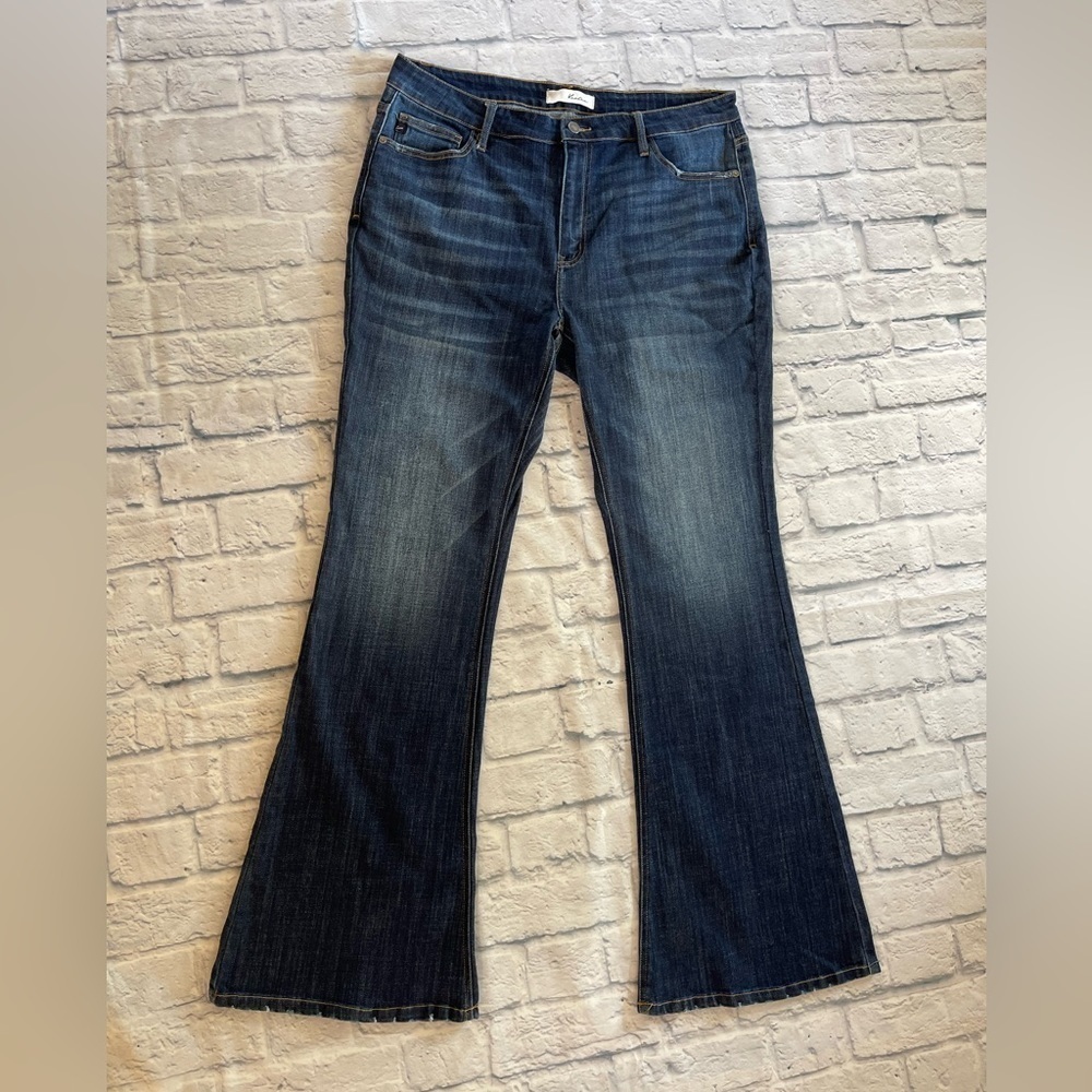 Kancan Estilo Mid Rise Bootcut Flare Stretch Jeans Dark Wash EUC